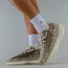Official yeezy shoes store offers yeezy boost 350 v2, yeezy boost 350 v3, yeezy 500, yeezy boost 700 etc original quality. 400 Adidas Yeezy Ideen In 2021 Yeezy Adidas Sneaker