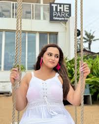 Aliya Naaz - Free pics, galleries & more at Babepedia