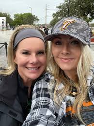 Does anyone know Lonny & Erika met at the beach in Magnolia Beach, TX?