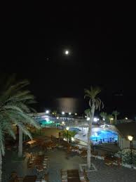 Full moon rising moon rise moon pictures pretty pictures full moon photos amazing pictures shoot the moon beautiful moon beautiful things. Romantic Full Moon Light In Dead Sea Spa Hotel Picture Of Dead Sea Spa Resort Sweimah Tripadvisor