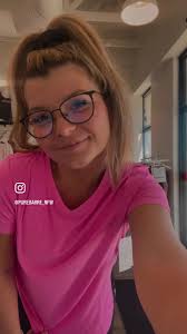 Isabel Leathers (@isabelatthebarre)