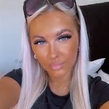 hollie-mae (@holliemae0003)