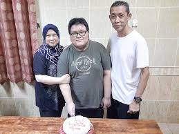Nordin ahmad ialah seorang pelakon filem melayu malaysia terulung. Nusa Mahsuri On Twitter Misbun Awalluddin Dato Misbun Dirai Datuk Misbunsidek Dan Datin Latifah Sidek Serta Keluarga Terdekat Dalam Suasana Meriah Malam Ini Https T Co Jnjvoshtcu