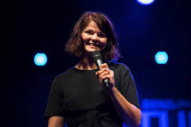 Sophie passmann hat mit männern über feminismus diskutiert. Im Vorderhaus Steigt Am Samstag Ein Poetry Slam Mit Sophie Passmann Freiburg Fudder De