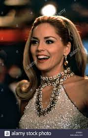 Casino 1995 sharon stone as ginger rothstein looks into mirror 8x10 photo. Sharon Stone Casino 1995 Stockfotografie Alamy