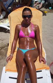 Wytłumaczyła też, skąd ten grymas na jej twarzy. Gwiazdy Przed I Po Operacji Powiekszenia Biustu