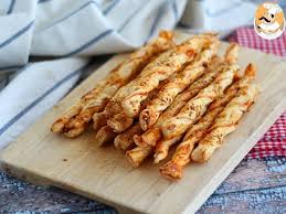 Torsades Feuilletees Au Sesame Photo 1 Recette Feuillete Recette Apero Facile Torsade Feuillete