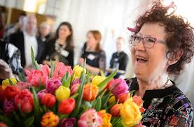 Winfried kretschmann bleibt unversehrt, es gibt aber auch mehrere verletzte, darunter ein einjähriges kind. Gerlinde Kretschmann Ladt Zu Kaffeekranzchen Mannheimer Morgen