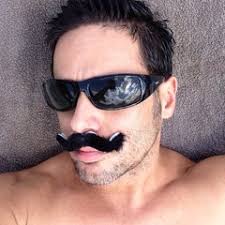 Stream Laura Lescano music