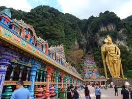 Considering that batu caves is about 15km drive from downtown kuala lumpur that's a very good rate. Die Batu Caves Tipps Fur Die Bunten Hohlentempel Bei Kuala Lumpur