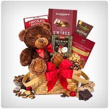 40 Best Gourmet Valentine S Gift Baskets For Him And Her Yum Dodo Burd Before i put together a gift basket. gourmet valentine s gift baskets