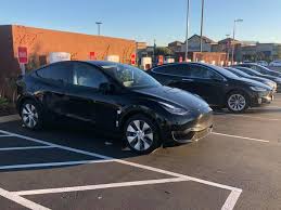 Buying an electric car is all about the range, and the long range and performance models offer 326 and 303 miles of driving range, respectively. Another Tesla Model Y Performance Spotting Reveals Some New Details About Possible Options Drive Tesla Canada