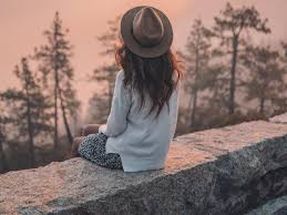 Atau mungkin ada sedang mengalami cinta? 40 Kata Kata Bijak Tentang Melepas Dan Melanjutkan Karena Hidup Terus Berjalan Ragam Bola Com