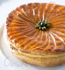 Galette Des Rois Pistache Griotte Amarena Recette En Video Cuisine De Fadila Galette Des Rois Pistache Galette Des Rois Gateaux Et Desserts