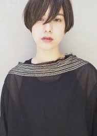ショートヘアやってみたいけど私には というお客様たくさんいます 顔が大きく見えるから 顔が強調されそうで 問題ありません matirdeの似合わせを駆使したレザーカット シザーカットで 新しいショートスタイル楽しんでみてはいかがでしょうか パーマを