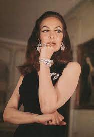 She owned a large jewelry collection, including bespoke cartier crocodile and snake necklaces and bracelets. Portfolio Magazine Cartier Maria Felix Luxury Van Cleef Arpels Fashion Jewelry