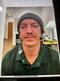 4 months sober. Waking up everyday choosing sobriety. Taking it one day at  a time!!