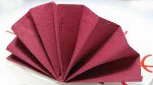 Ce procédé est un des plus simples à réaliser avec une serviette de couleur ou en le premier rectangle sera plié en diagonale vers le bas. Pliage De Serviette En Papier Simple Et Elegant Napkin Folding Napkins Paper Napkin Folding