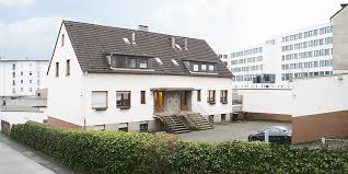 Ein darlehen hauskauf wird in der regel zu etwas günstigeren zinsen angeboten, weil die banken. Referenzen Haus Und Darlehen