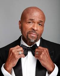 A beautiful evening. #emmys Styled by @lindamedvenestyling Tuxedo: @tomford  Jewelry: @martinkatzjewels Shoes: @santoniofficial Groomed by  @crazysexybeautifoe Photographed by @tyrenredd