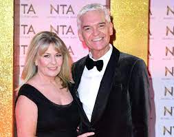 Philip schofield is english broadcaster and tv presenter who came to limelight through the shows this morning and dancing on ice. Phillip Schofield Wiki Age Family Life Partner Wife Height Net Worth Tv Shows Books Salary
