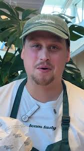 Curious about Arn’s fave Harry’s Burger? 👀, Time for the favorite of! 🍔,  #enjoybreakpoint #breakpointfoodstation #food #antwerp #brussels  #foodandmobility #takeabreak #SmashBurger #burger ...