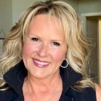 Dena Lambert's Instagram, Twitter & Facebook