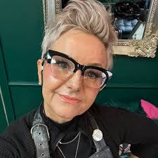 Esther Grimes (@est941) • Threads, Say more