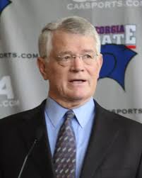 Dan Reeves Hired as Football Consultant