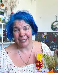 Today it's time for a little cautionary tale in which Tabitha talks about  compatibility shift in fused glass. A beautiful glass panel for our new  studio unfortunately cracked after firing