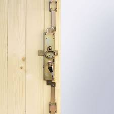 Serrure Porte De Garage 3 Points Portes Vantaux 32mm Barres Et Charpes En Bois Avec Serrure Porte Porte Garage Garage