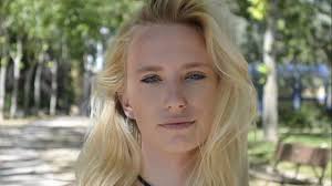 Sarah Croft, la polémica hija artista de Ainhoa Arteta que se ha enfrentado  a Belén Esteban