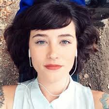 Danielle Nau's Instagram, Twitter & Facebook