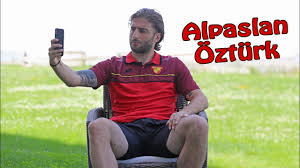 Belçika'da berchem sport takımının altyapısına girerek daha 12 yaşında spor kariyerine başlamıştır. Kamp Sohbetleri Alpaslan Ozturk Erzurumkampi Youtube