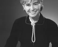 Anne Hébert, poeta, dramaturga e novelista, mais conhecida por seu romance  de 1970 “Kamouraska”, venceu vários prêmios literários internacionais, como  o Prix Femina