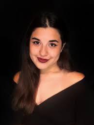 Sarah Reyes's Instagram, Twitter & Facebook