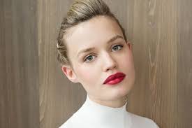 Georgia May Jagger Talks Beauty; Best Buy's 'Serial' Tweet