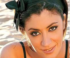 Carla Conte apuesta al perfil bajo