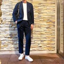 52 etat neuf je vends: Comment Porter Des Baskets Basses Blanches Avec Un Costume Bleu Marine 147 Tenues Et Looks Lookastic France