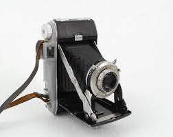 Retro Kodak Tourist Folding Camera 1950 S Vintage 620 Film Folding Camera In Very Good Condition Retro Camera Vintage Cameras Retro