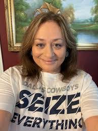 Kerri Simpson's Instagram, Twitter & Facebook