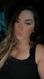 Courtney Deweese's Instagram, Twitter & Facebook