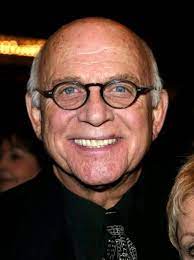 Gavin macleod, who is remembered for his long stints as murray slaughter on the mary tyler (original caption) the cast of the mary tyler moore show, from left to right: Gavin Macleod Wikipedia