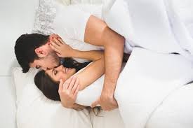 Antara ilmu malam pertama yang sering dicari oleh bakal isteri ialah teknik mengulum dan menghisap zakar bakal suami. Tips Malam Pertama Buat Pengantin Baru Ambil Masa Kenali Pasangan