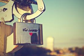 Mit Einem Liebesschloss Die Ewige Liebe Besiegeln Liebesschloss Ich Bin Immer Fur Dich Da Und Liebe Dich Fur Immer
