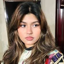 Sarah Julia (sarahjulia_25)