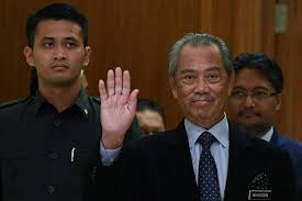 Minister of federal territories annuar musa, who was firm in his stance of no anwar, no dap with regards to political cooperation, was sacked on 5 january 2021 as barisan nasional secretary general. Diguncang Kemelut Politik Pm Malaysia Akan Terapkan Darurat Nasional Halaman All Kompas Com