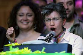 Claudia lópez y mindefensa discuten por presunta presencia de guerrillas en bogotá. Claudia Lopez Verde Mujer Y Lesbiana Claudia Lopez La Nueva Alcaldesa De Bogota Que Revoluciona Colombia Publico