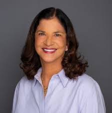 Mona Lacy's Instagram, Twitter & Facebook