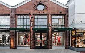 When is ingolstadt village open? Fc Bayern Munchen Eroffnet Pop Up Store In Ingolstadt Village